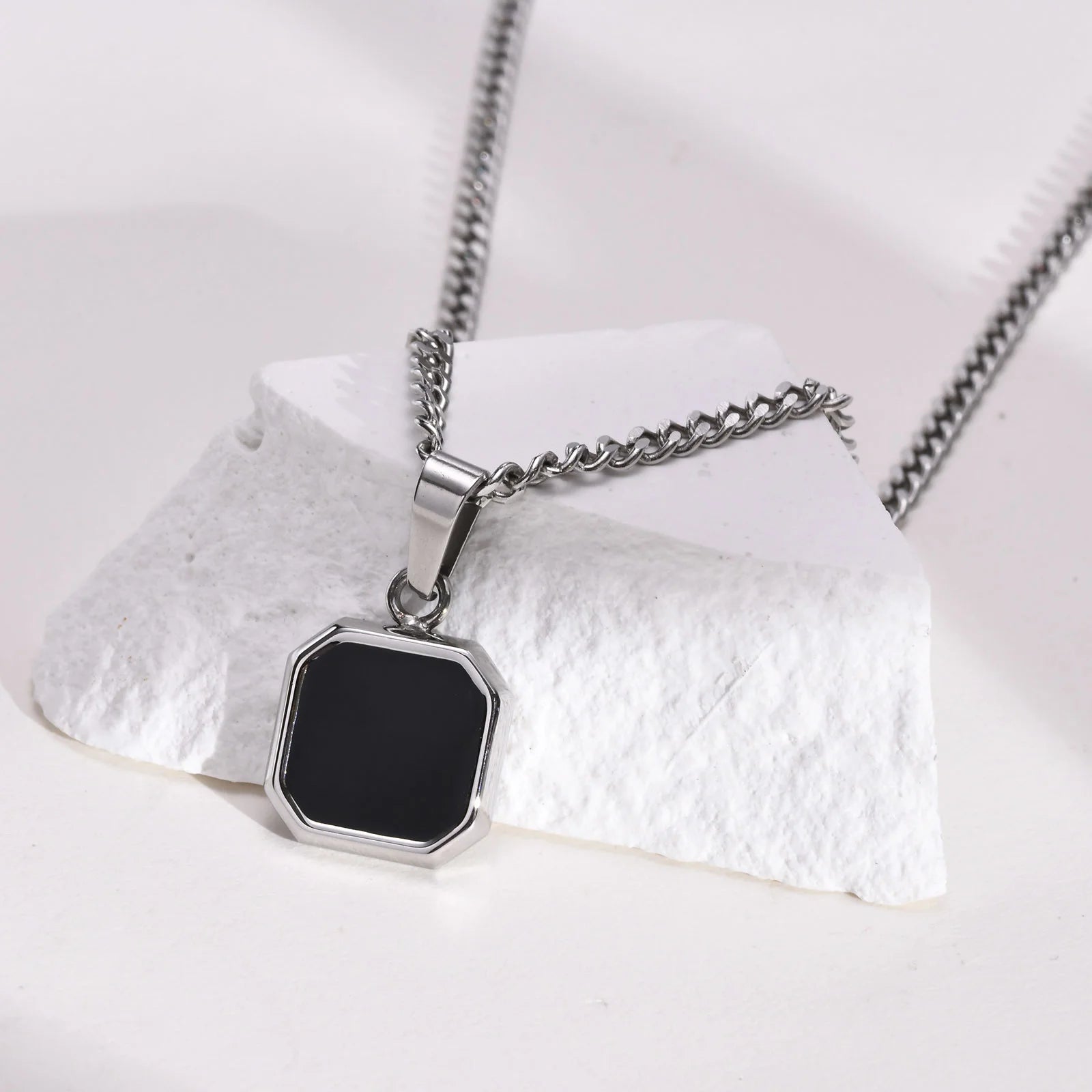 VNOX Geometric Square Pendant Necklace