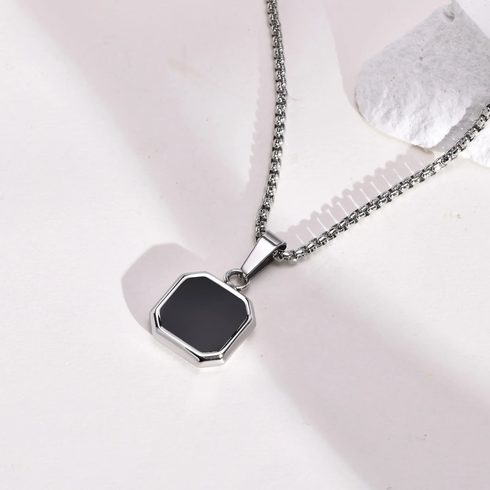 VNOX Geometric Square Pendant Necklace