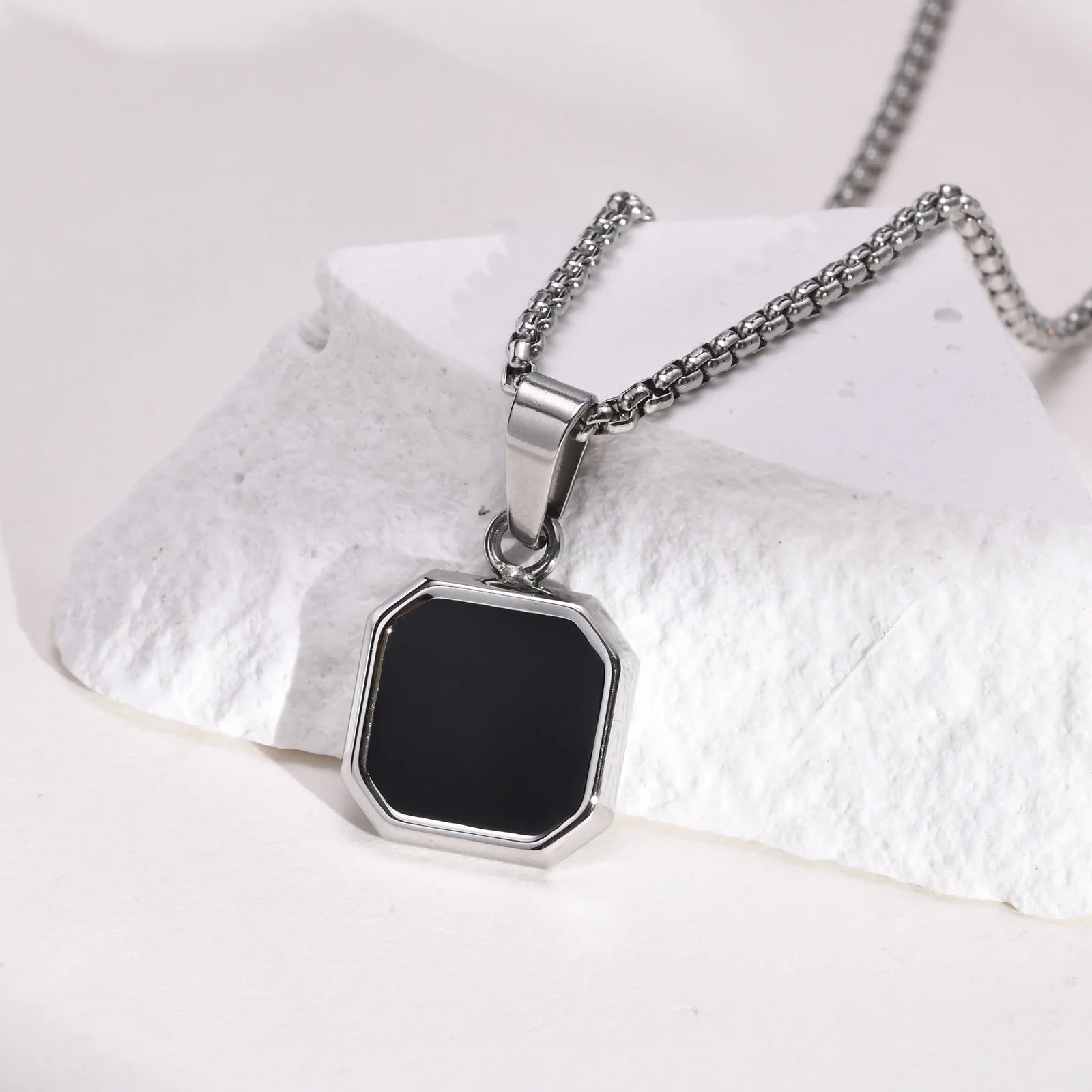 VNOX Geometric Square Pendant Necklace